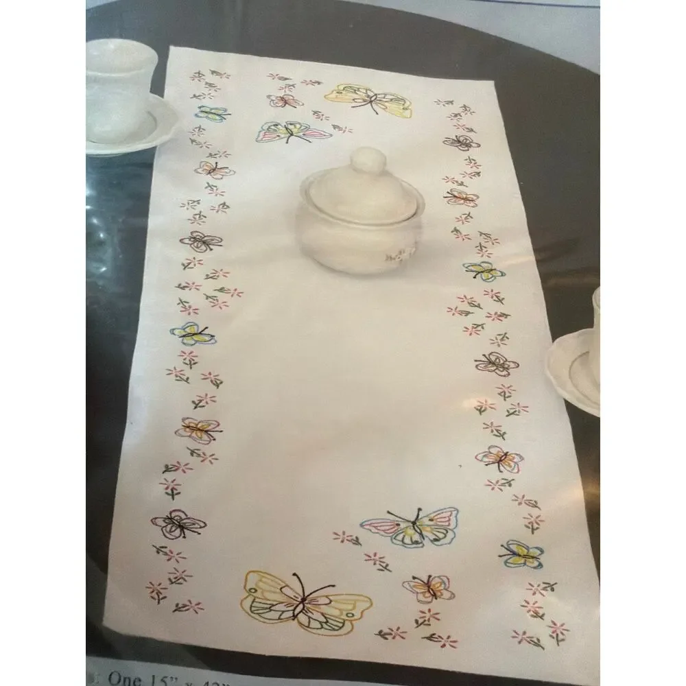 Jack Dempsey Needle Art Fluttering Butterflies Stamped Table Runner 15x42 NOS